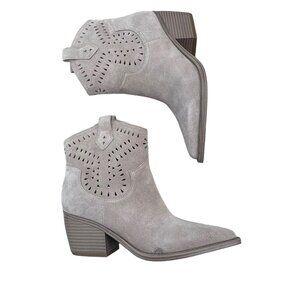 Marc Fisher Giddyup Cowboy Bootie Elyma light gray NWOT Pointy toe 7.5 MSRP 160